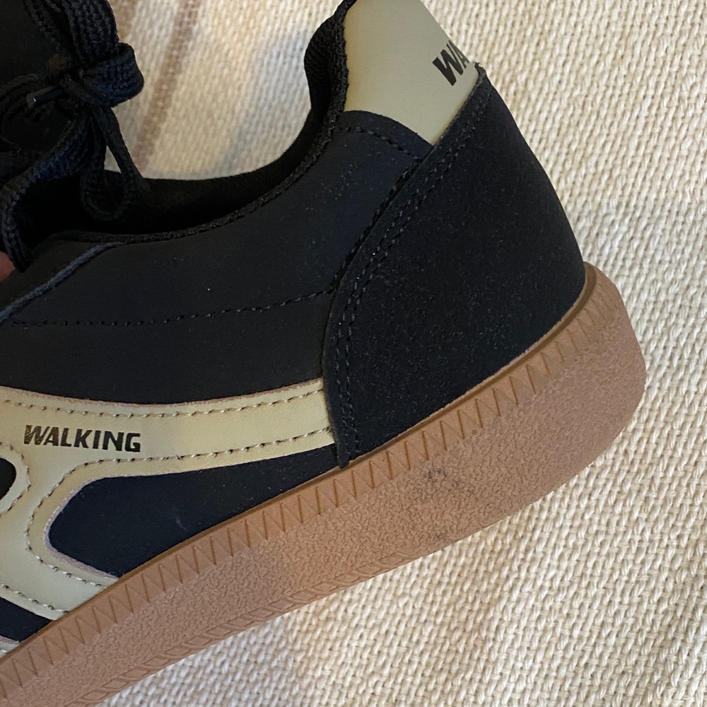 Stylish Black and Tan Women's Sneakers - Picture 9 of 12